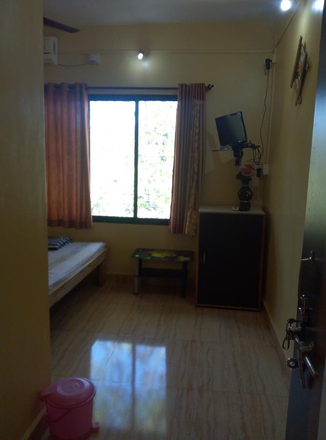 Om Shree Bed And Breakfast Harihareshwar Exterior photo